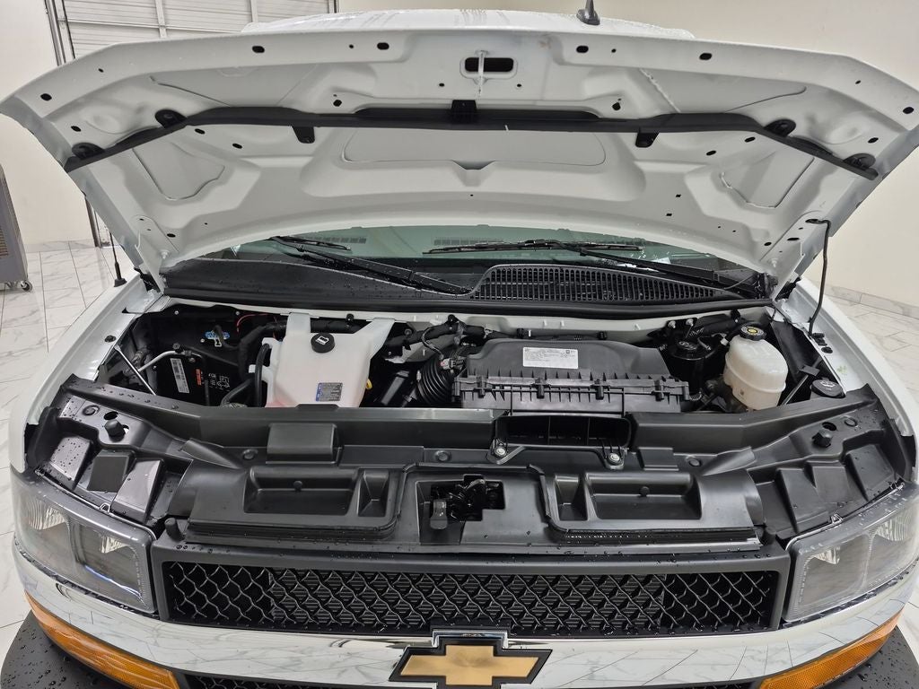 2025 Chevrolet Express Cargo 2500 WT