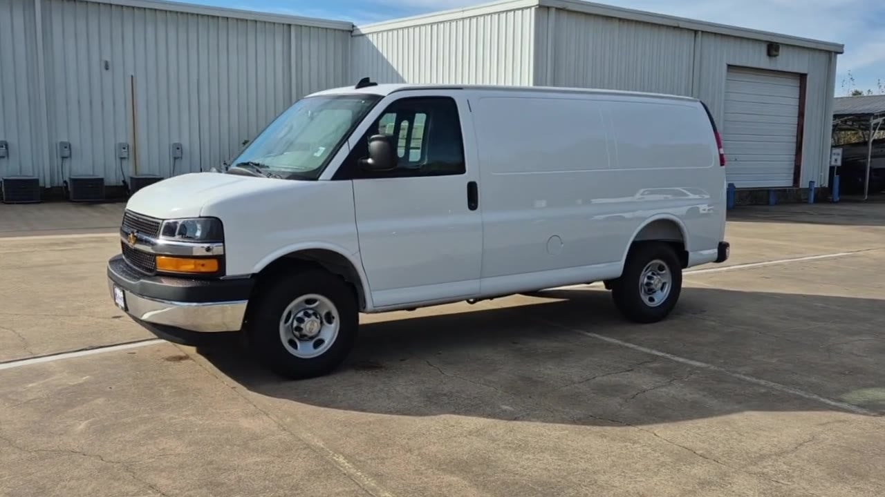2025 Chevrolet Express Cargo 2500 WT