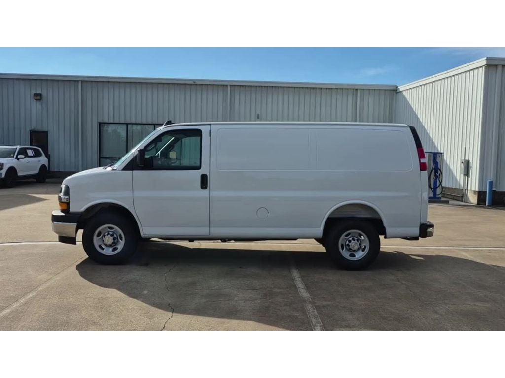 2025 Chevrolet Express Cargo 2500 WT