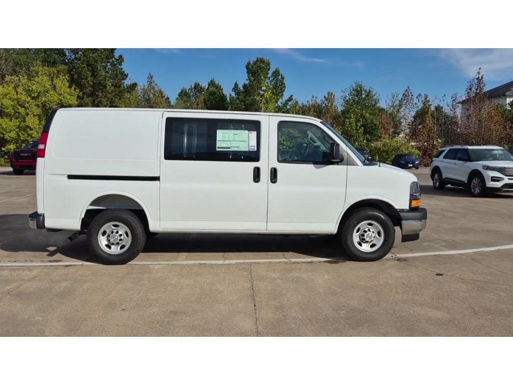 2025 Chevrolet Express Cargo 2500 WT