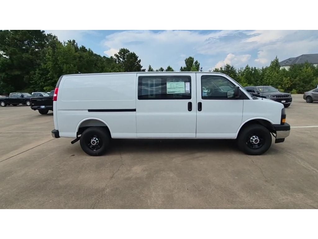 2025 GMC Savana Cargo 2500 Work Van