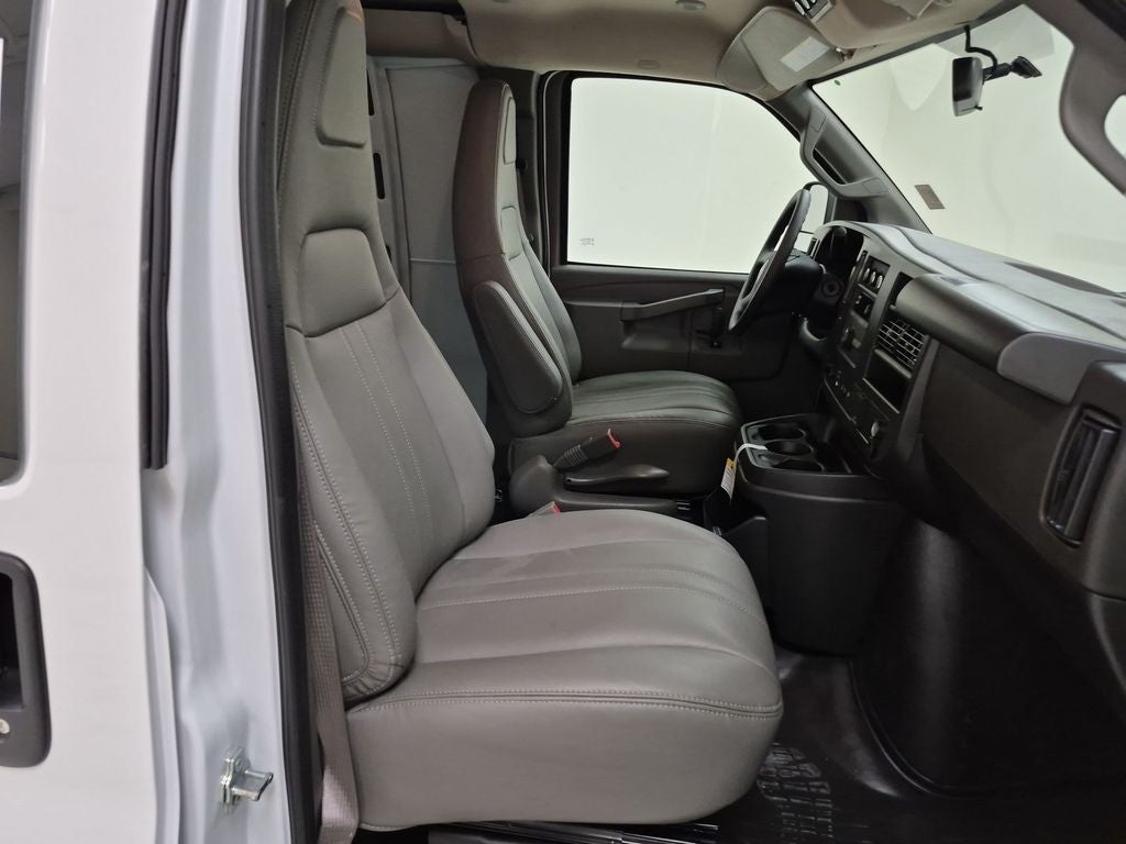 2025 GMC Savana Cargo 2500 Work Van