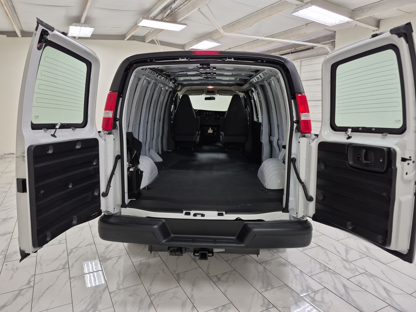 2025 GMC Savana Cargo 2500 Work Van