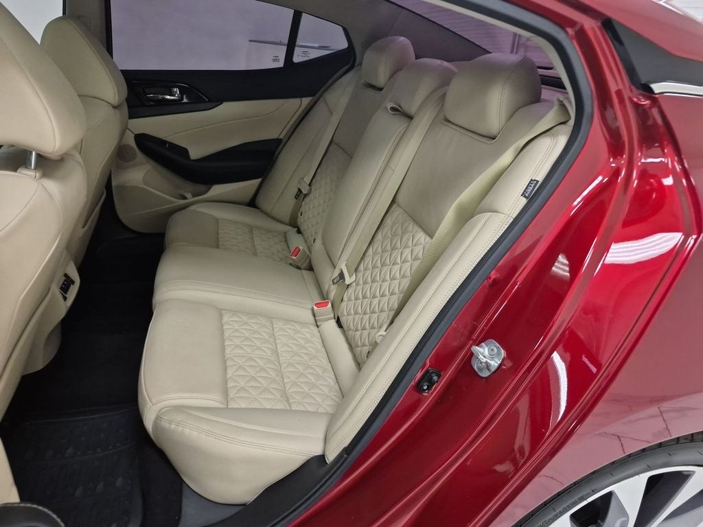 2022 Nissan Maxima Platinum