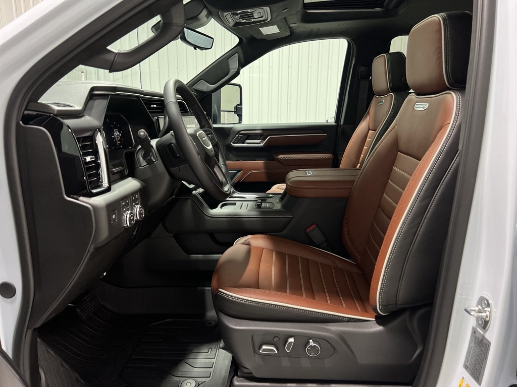 2026 GMC Sierra 3500 HD Denali Ultimate DRW