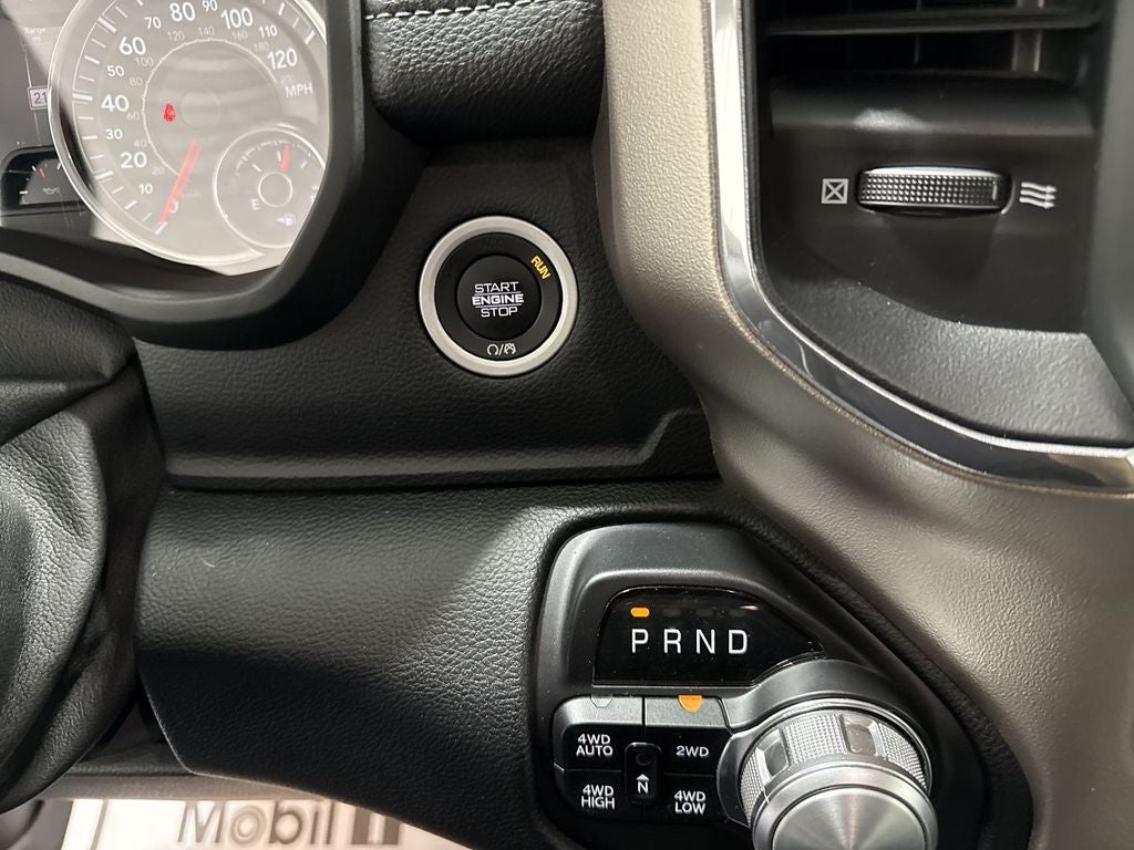 2021 RAM 1500 Laramie Crew Cab 4x4 6'4' Box