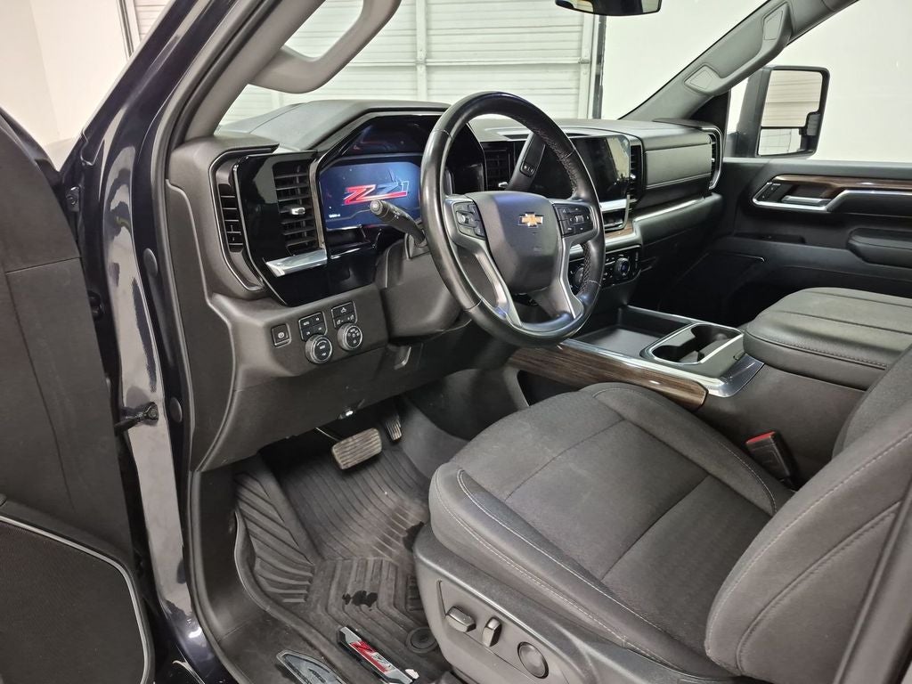 2024 Chevrolet Silverado LT