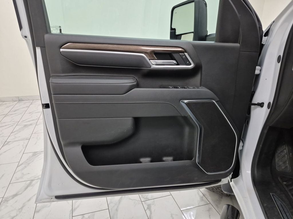 2025 Chevrolet Silverado 2500HD 4WD Crew Cab Standard Bed LT