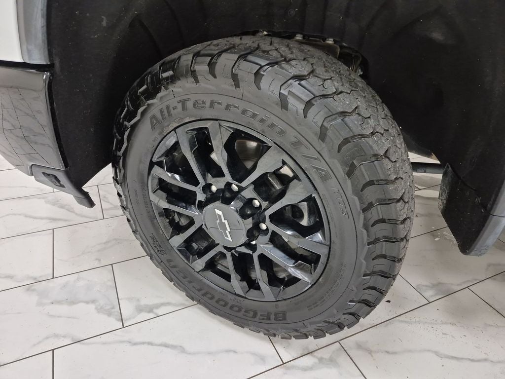 2025 Chevrolet Silverado 2500HD 4WD Crew Cab Standard Bed LT