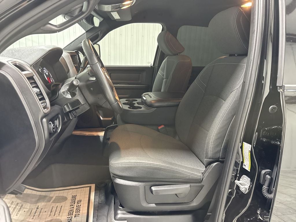 2025 RAM 3500 Tradesman Crew Cab 4x4 8' Box