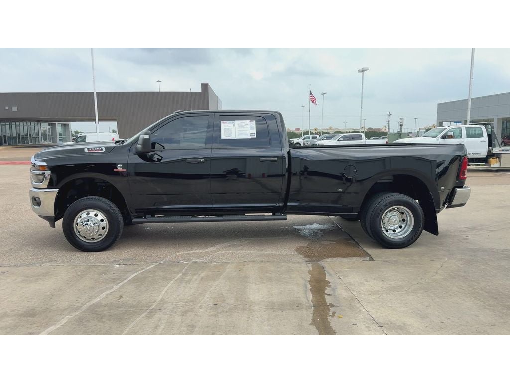 2025 RAM 3500 Tradesman Crew Cab 4x4 8' Box