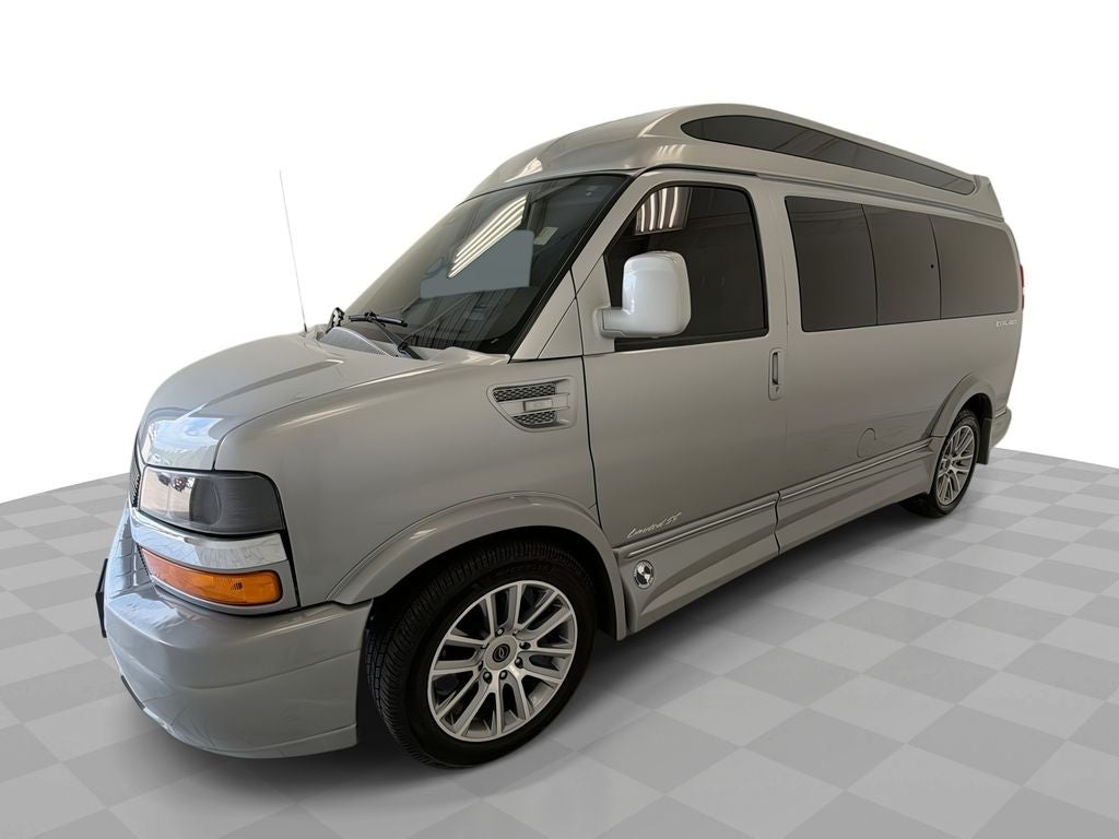 2021 Chevrolet Express 2500 LS's photo