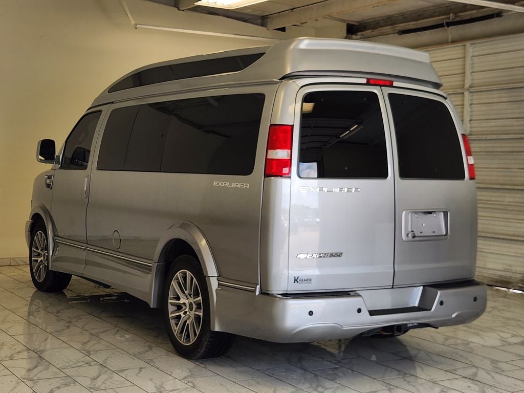 2021 Chevrolet Express Passenger 2500 1LS