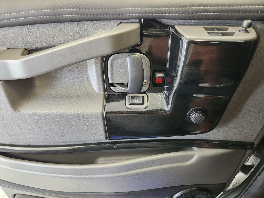 2021 Chevrolet Express Passenger 2500 1LS