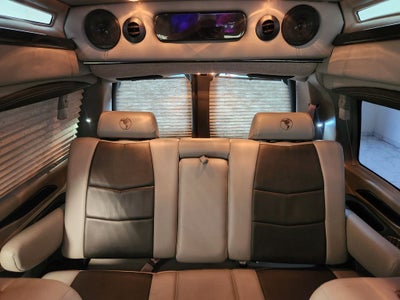 2021 Chevrolet Express Passenger 2500 1LS