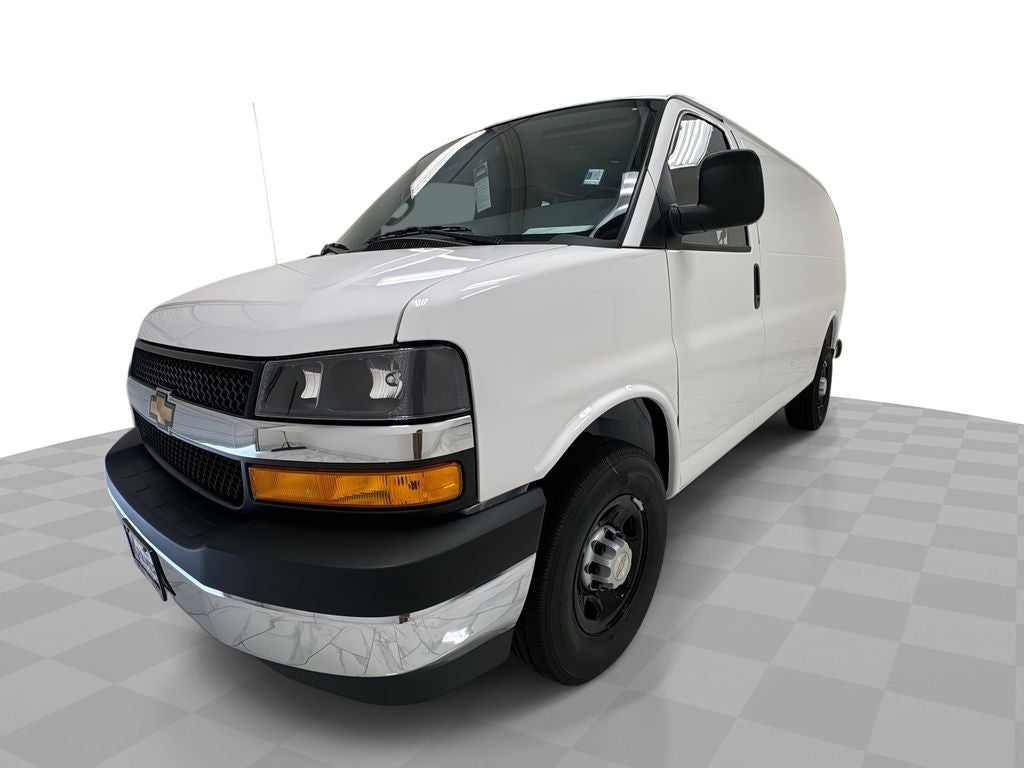 2026 Chevrolet Express 2500 Work Van HD's photo