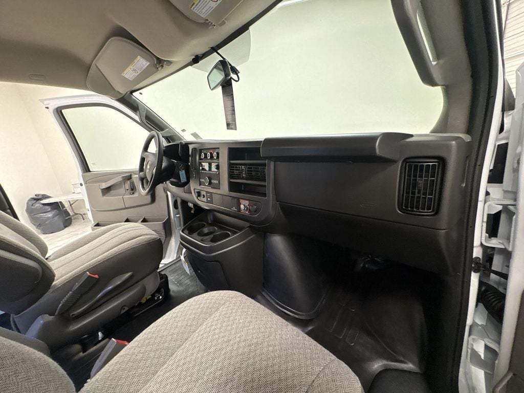 2026 Chevrolet Express Cargo Work Van - Photo 30