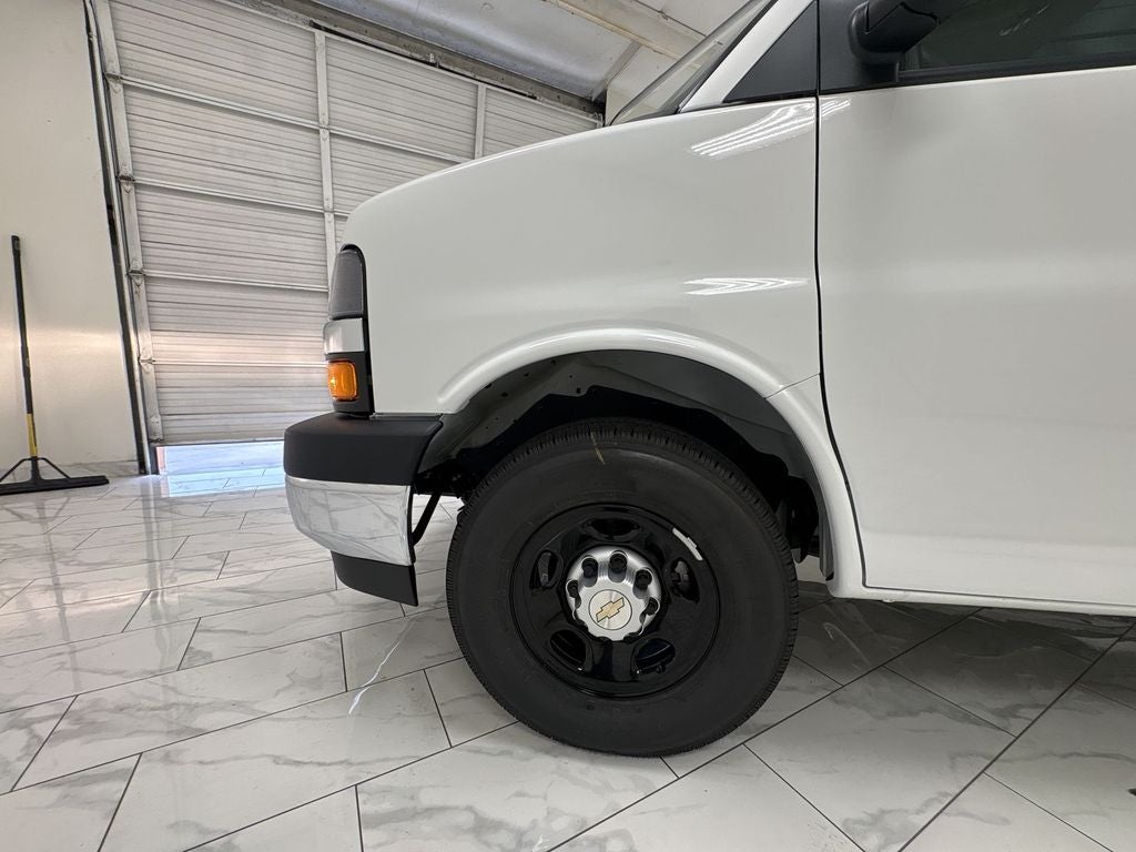 2026 Chevrolet Express Cargo Work Van - Photo 34