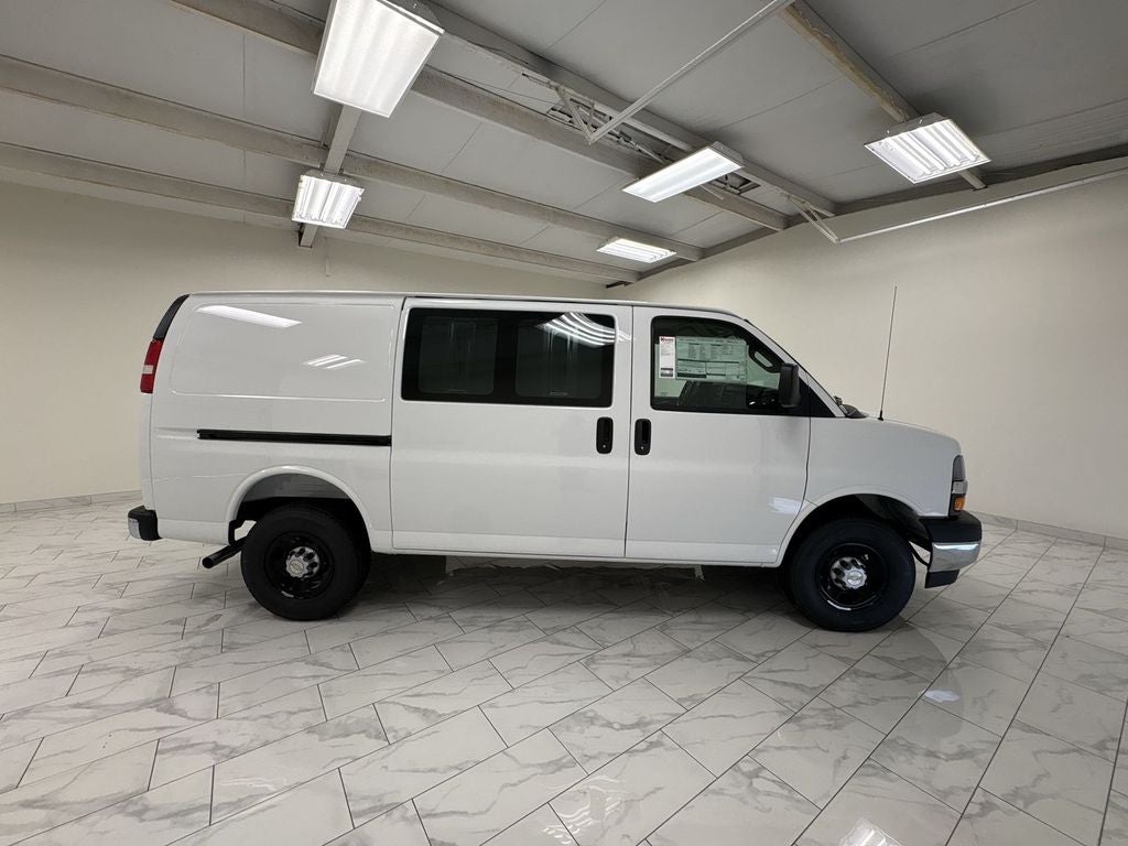 2026 Chevrolet Express Cargo Work Van - Photo 9