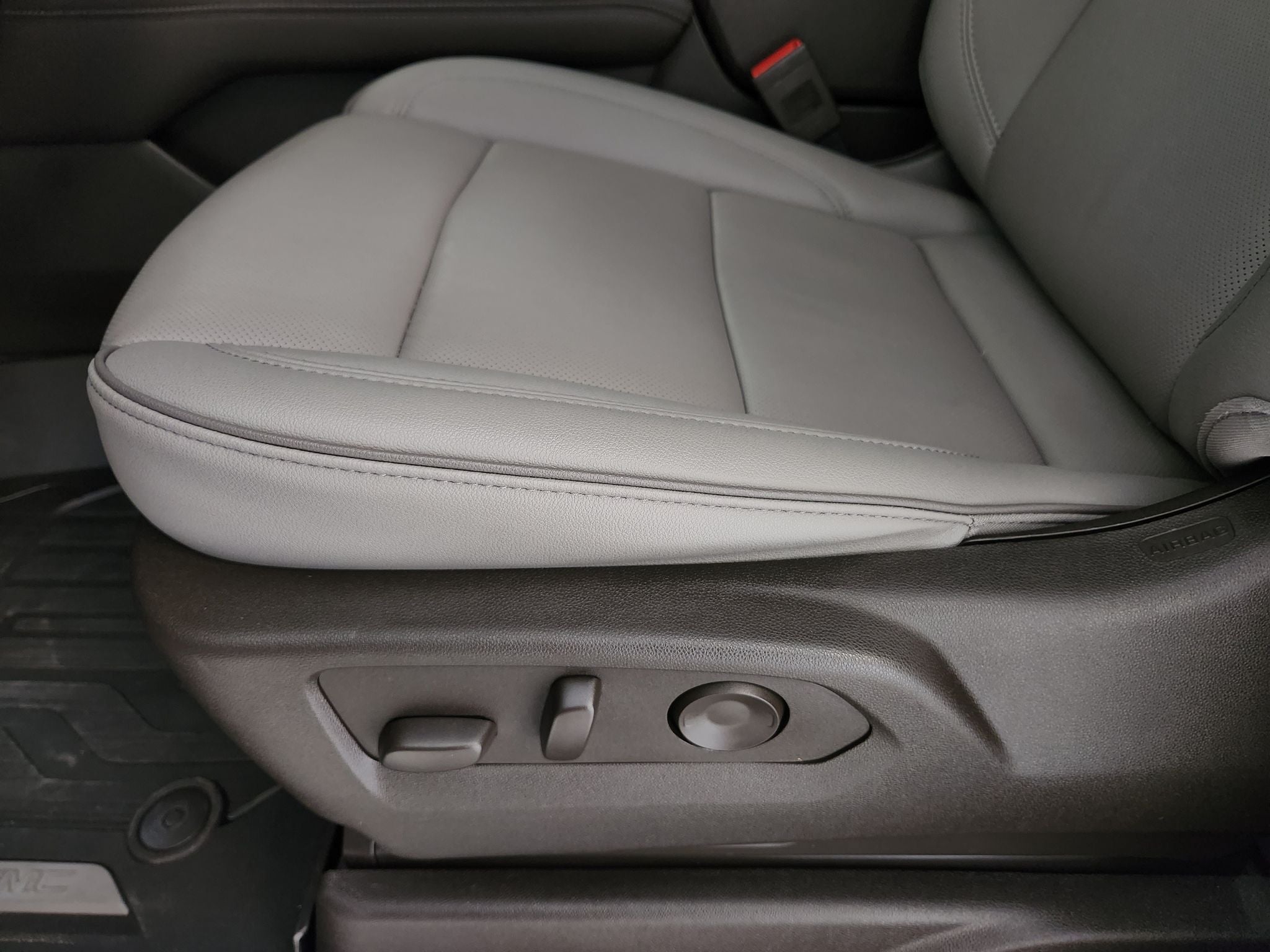 2025 GMC Yukon XL Elevation
