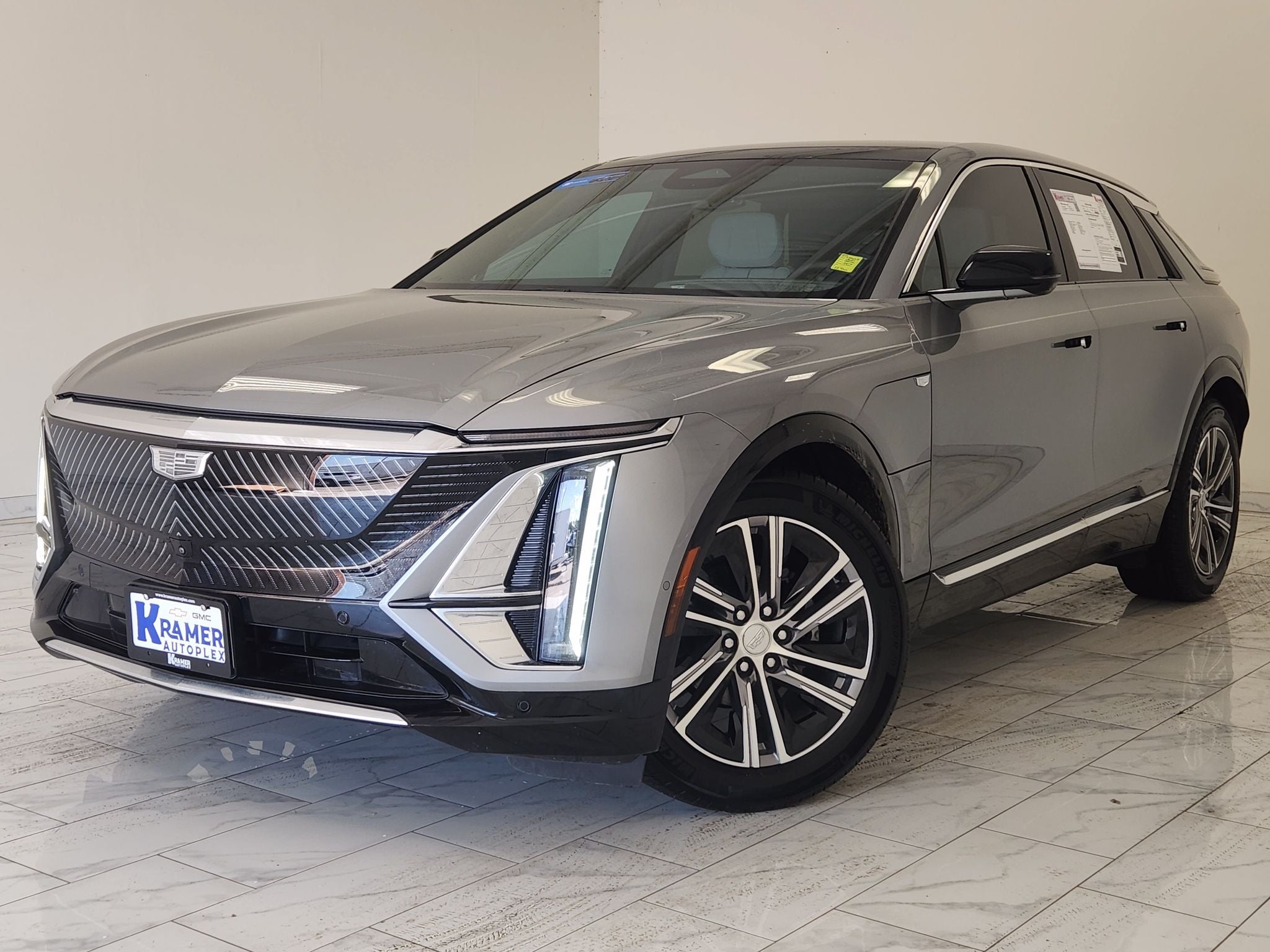 2024 Cadillac LYRIQ Luxury 1