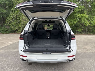 2025 BMW X7 xDrive40i