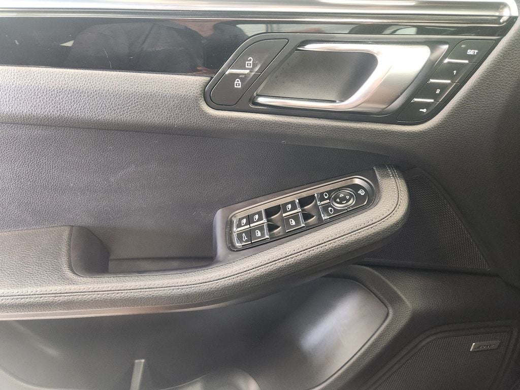 2022 Porsche Macan 4DR AWD