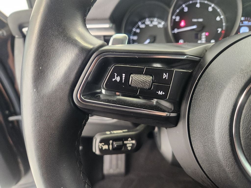 2022 Porsche Macan 4DR AWD