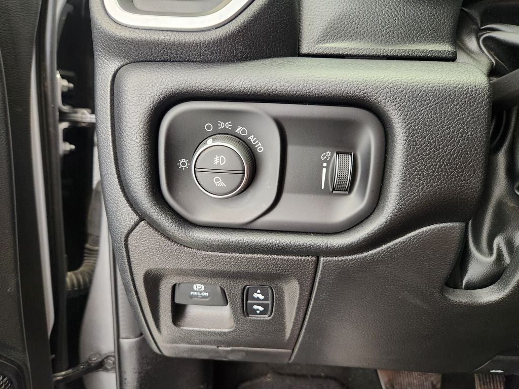 2022 RAM 1500 Lone Star Crew Cab 4x2 5'7" Box