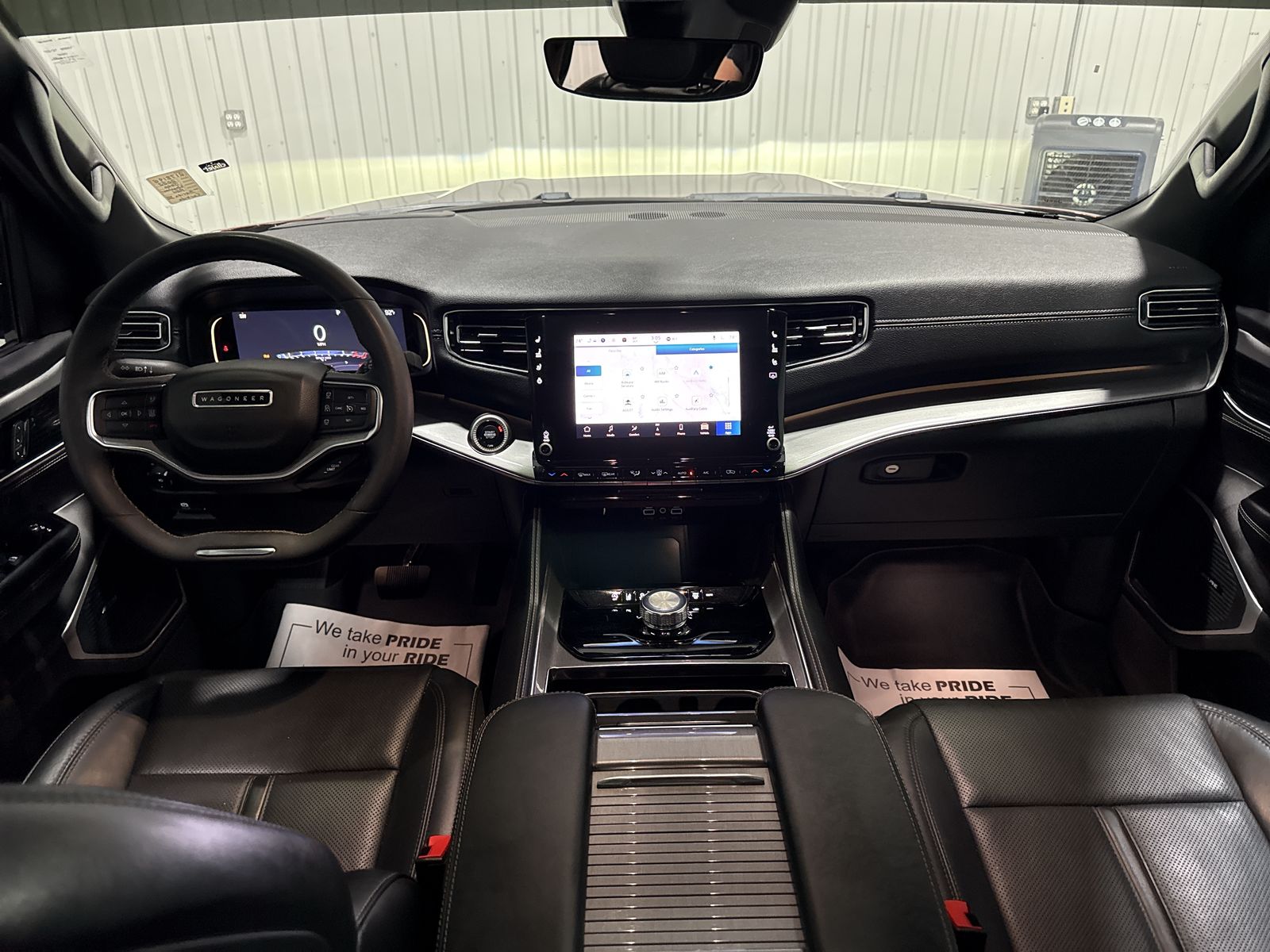 2022 Jeep Wagoneer Series III Carbide 4x2