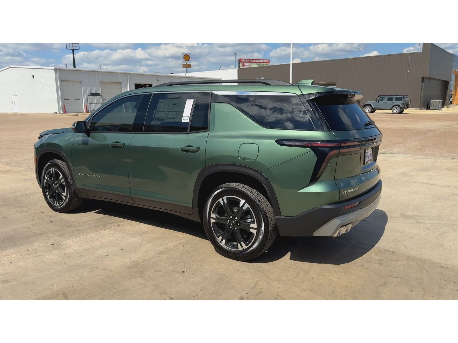 2027 Chevrolet Traverse LT