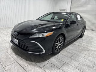 2022 Toyota Camry Hybrid XLE
