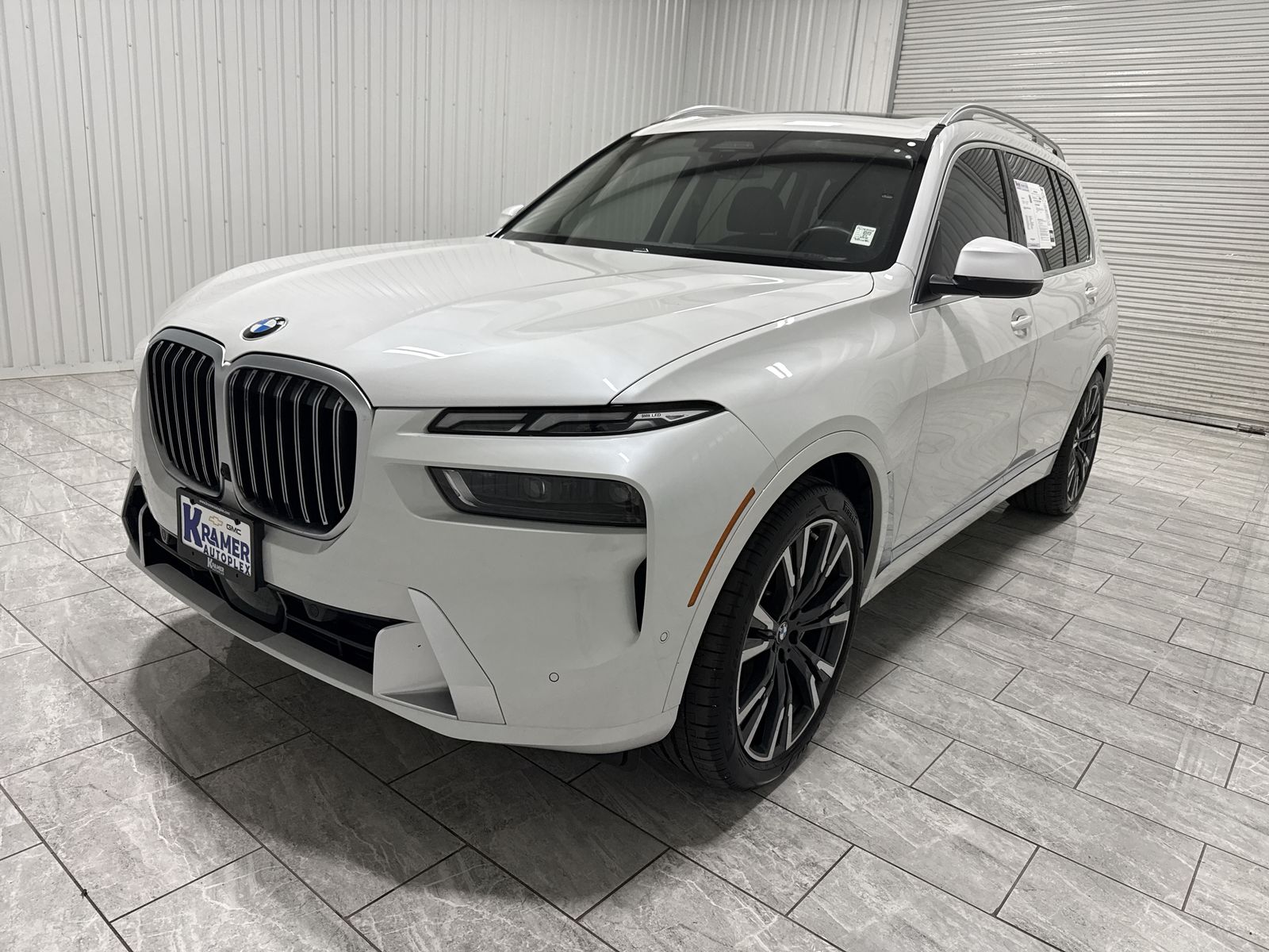 2025 BMW X7 40i